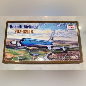 Vintage Minicraft Model Kits – Braniff Airlines 707‑320B